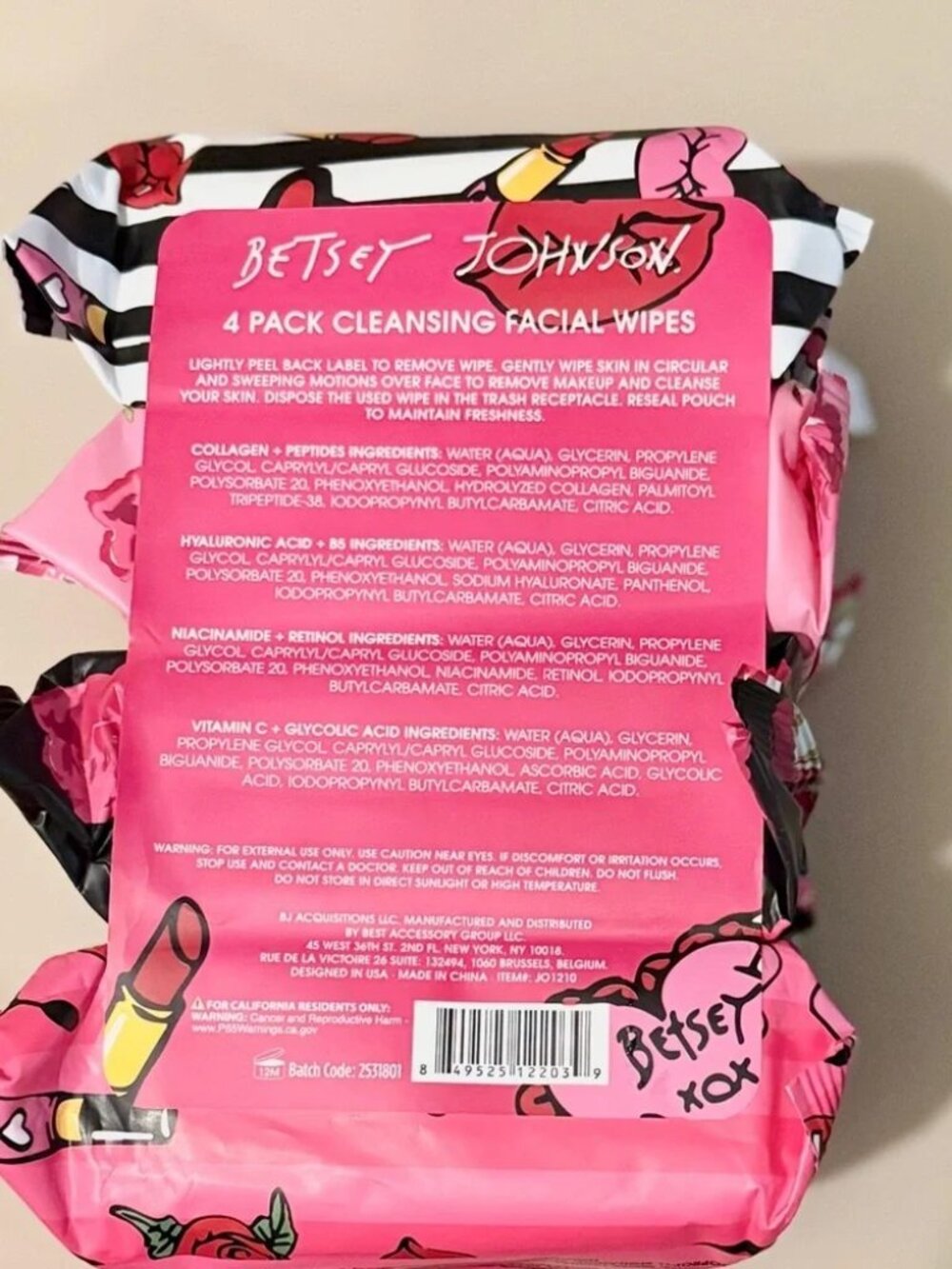 Betsey Johnson Collagen + Peptides Facial Wipes NWT - Picture 2 of 2